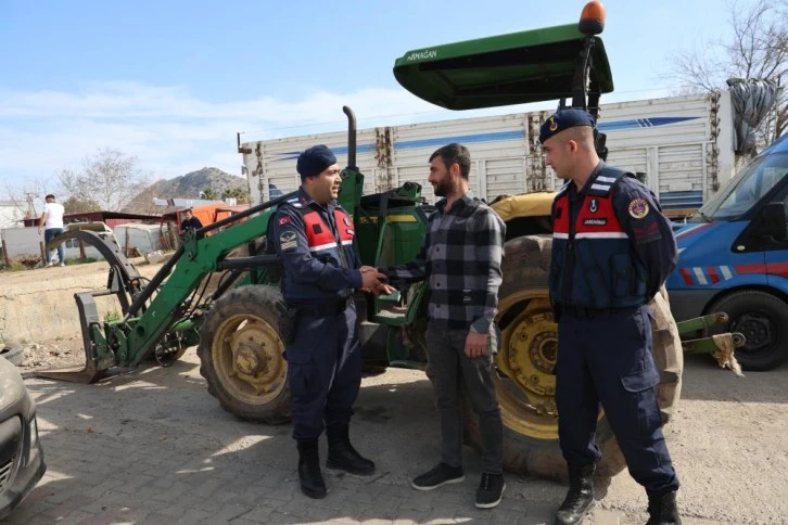 Çalınan traktör jandarmanın 700 kilometre takibi sonucu bulundu