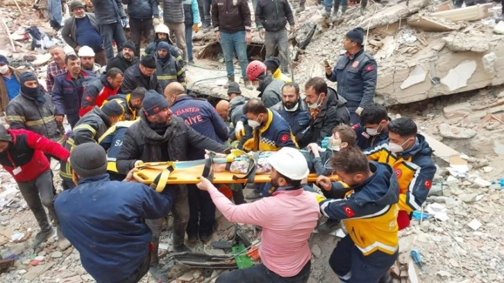 Depremde 51 kişinin öldüğü binanın firari sanık kardeşleri hakkında Interpol kararı