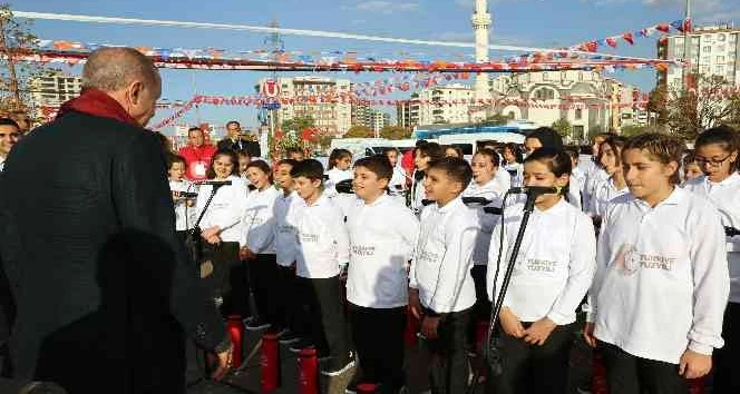 Gaziantep'te Erdoğan'a "Başlasın Türkiye Yüzyılı" sürprizi