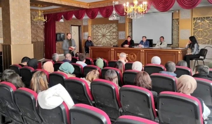 İl Milli Eğitim Müdürü Altay köy okulu öğretmenleriyle toplantı yaptı