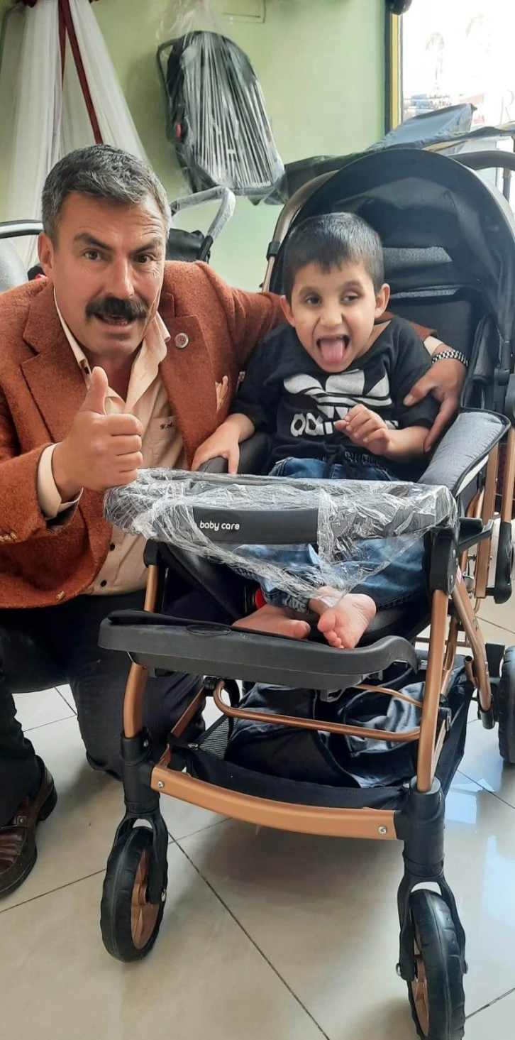 Metin Hoca Ve Hollanda Gönüllüleri’nden Türkmen Ailesine Yardım Eli