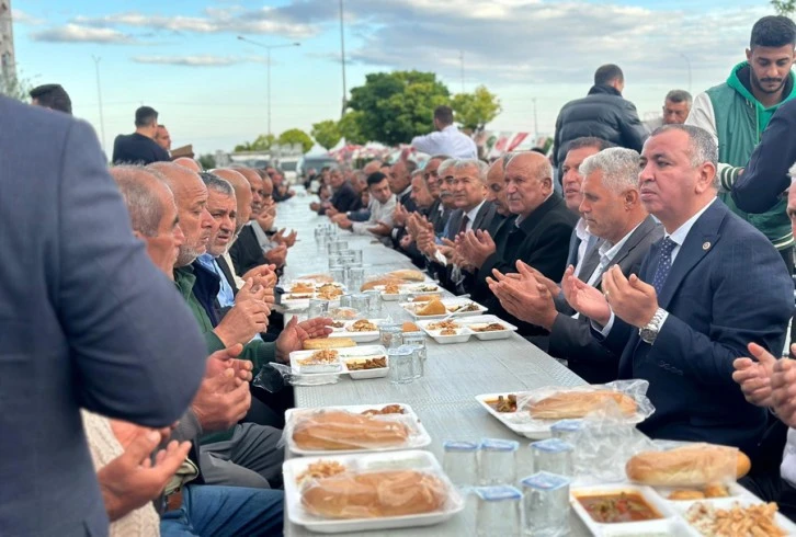 MHP Kilis İl Başkanlığının düzenlemiş olduğu yemek programına yoğun katılım
