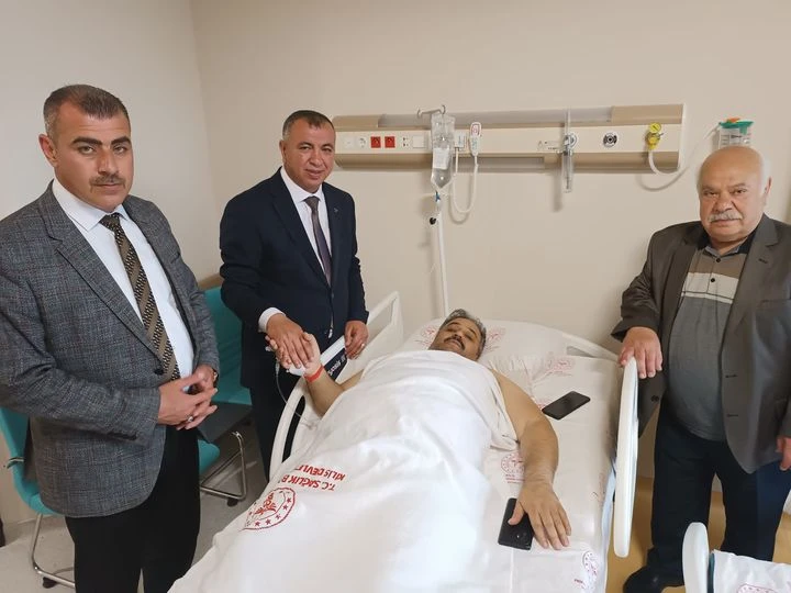 MHP Kilis Milletvekili Adayı Demir’den Nacaroğlu’na geçmiş olsun ziyareti