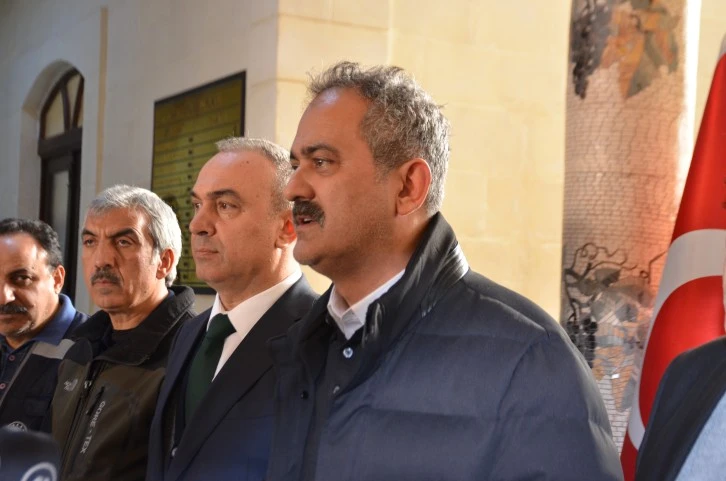 Milli Eğitim Bakanı Mahmut Özer "Pazartesi günü itibariyle 71 ilimizde Eğitim ve Öğretimimize başlıyoruz"
