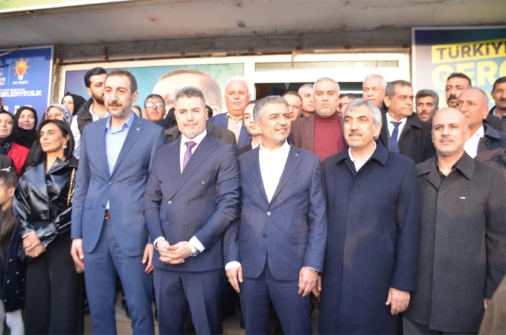 "Musabeyli burada Fatih Kaya burada!" sloganları ile AK Parti'ye katılım!