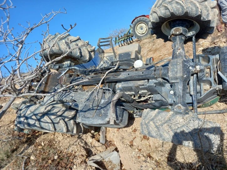 Kilis'te traktör devrildi: 1 ölü
