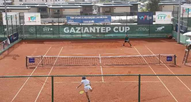 Uluslararası Gaziantep Cup tenis turnuvasında heyecan sürüyor