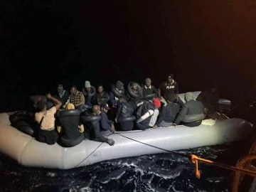 36 düzensiz göçmen kurtarıldı
