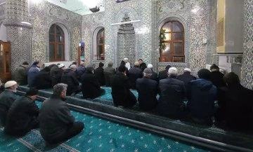 'Ailece camideyiz, milletçe duadayız' sabah namazı buluşması