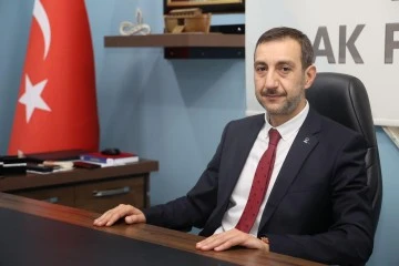 AK Parti Kilis il Başkanı Serhan Diyarbakırlı: &quot;Belediye Başkanı 1 aydır şov yapıyor&quot;