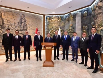 Anayasa Mahkemesi Başkanı Arslan ve Mahkeme Üyesi Akyel, Vali Gül'ü ziyaret etti