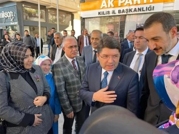 Bakan Yılmaz Tunç AK Partililer ile bir araya geldi