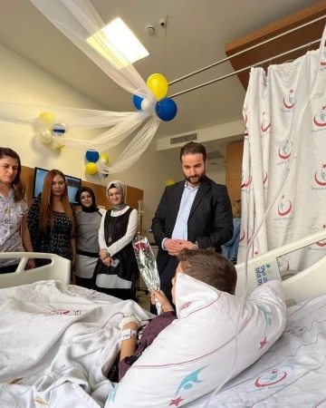 Başhekim Arısoy, 26 Ekim Hasta Hakları Günü’nde hastaları ziyaret etti 