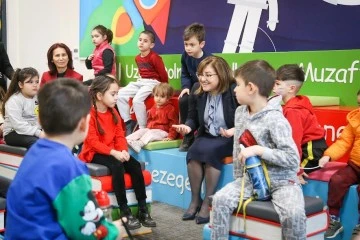 Başkan Fatma Şahin, Prof. Dr. Alaeddin Yavaşça Eğitim ve Sanat merkezi’nde Çocuklarla buluştu!