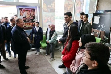 Başkan Ramazan öğrencilerle sinemada buluştu 