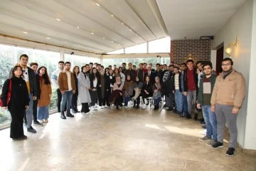 Başkan Tahmazoğlu Bursa'daki ve Konya'daki Şahinbeyli Öğrencilerle bir araya geldi