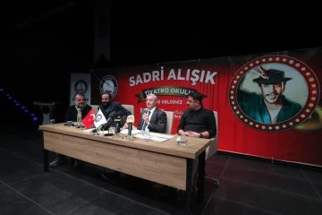 Başkan Tahmazoğlu; Sadri Alışık Tiyatro Okulunu tanıttı