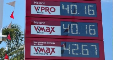 Benzin  istasyonlarında fiyat tabelaları değişti