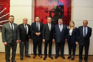 CHP Heyeti Genel Başkan Özgür Özel ile görüştü