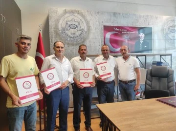 CHP Kilis Merkez İlçe Başkanı Geloğlu ve ilçe başkanları mazbatalarını aldı