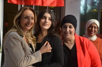 CHP’li Aylin Nazlıaka :‘’ Kilis’te yaşayan Suriyeli sığınmacılar Türk halkının sayısını geçmiş durumda’’