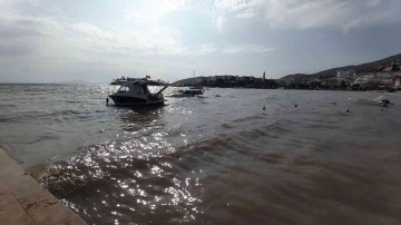 Datça’da fırtınaya dayanamayan bir tekne battı
