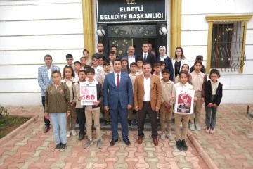 Elbeyli Belediye Başkanı Süleyman Şimşek öğrencileri Belediyede ağırladı