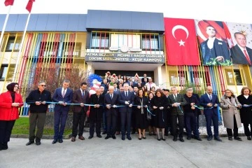 F. Rezzan- M. Ragıp Güzelbey Çocuk Üniversitesi Düzenlenen Törenle Açıldı