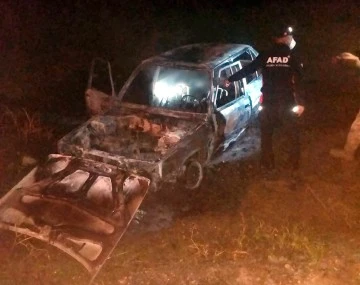 Feci Ölüm! Anne ve 5 çocuğu yanan araçta hayatını kaybetti
