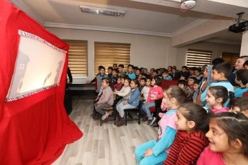 Gaziantep Büyükşehir’in Organize ettiği Hacivat ve Karagöz, Ramazan ayı boyunca çocuklarla bir arada!