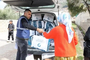 Gaziantep Büyükşehir, Köylerde Yaşayan Depremzedelerin İhtiyaçlarını Karşılamaya Devam Ediyor