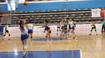 Gaziantep Kolej Vakfı Genç Kızlar Voleybol ’da Türkiye Yarı Finallerinde