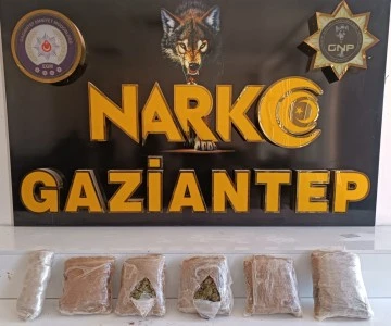 Gaziantep'te bir araçta yapılan aramada uyuşturucu ele geçirildi