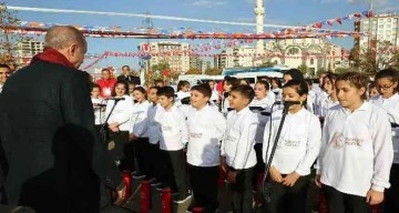 Gaziantep'te Erdoğan'a &quot;Başlasın Türkiye Yüzyılı&quot; sürprizi