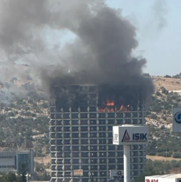 Gaziantep’te 17 katlı eski otelde yangın