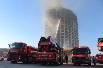  Gaziantep'teki otel yangını 5 saatte kontrol altına alındı