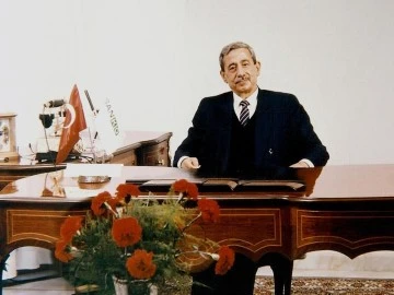 GSO kurucu başkanı Sani Konukoğlu’nun vefatının 29’uncu yıl dönümü