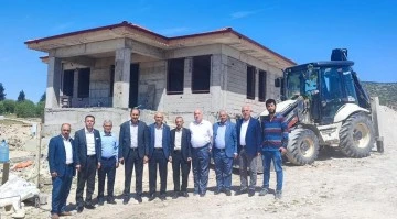 İl Genel Başkanı Yalçın, köy evleri inşaat çalışmalarını inceledi