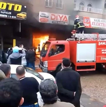 İş yerinde çıkan yangında tüp tankeri patladı