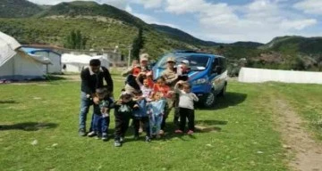Jandarma, deprem bölgesindeki çocuklarla 23 Nisan'ı kutladı