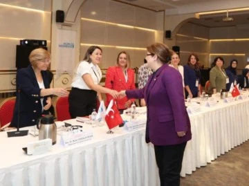 KADAMER Müdürü Maşkaraoğlu, “Akademi Buluşmaları 1: Kadın” Programına Katıldı