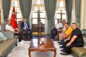 KBC Başkanı Alpdağ ve üyelerinden Vali Şahin’e hayırlı olsun ziyareti