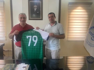 Kilis Belediyespor Başkanı Günay'dan Müftü'ye Kilis Belediyespor forması