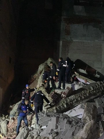 Kilis’te 7.4 büyüklüğünde deprem