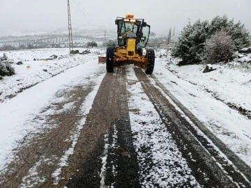 Kilis'te bazı kesimlere kar yağdı