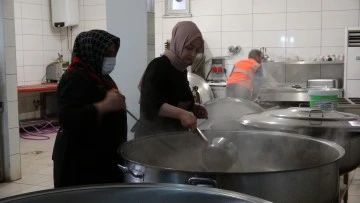 Kilis'te günde 5 bin depremzedeye sıcak yemek ulaştırılıyor