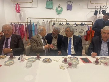 Kilis Vakfı Başkanı Yaşar Aktürk Yönetimini Pamukçuoğlu'nun ev sahipliğinde topladı