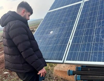 Kilisli çiftçinin güneş enerji panellerini kırarak zarar verdiler  