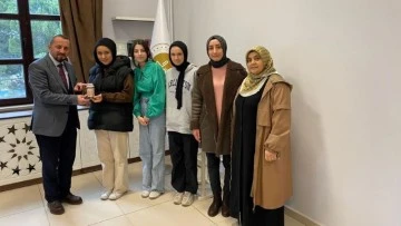 Kız İmam Hatip Lisesi öğrencileri Filistin için yardım topladı