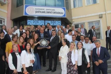Milli Eğitim Bakanı Tekin, Gaziantep’te öğrencilerle buluştu